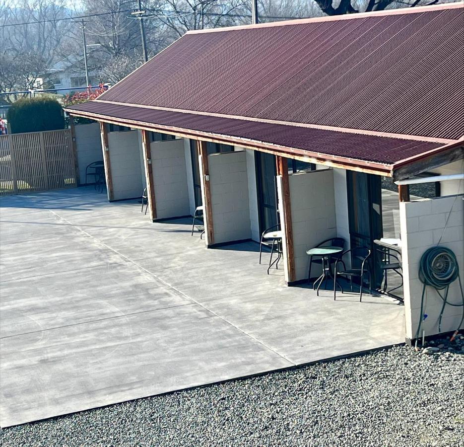 Pinewood Motels Fairlie Exterior photo