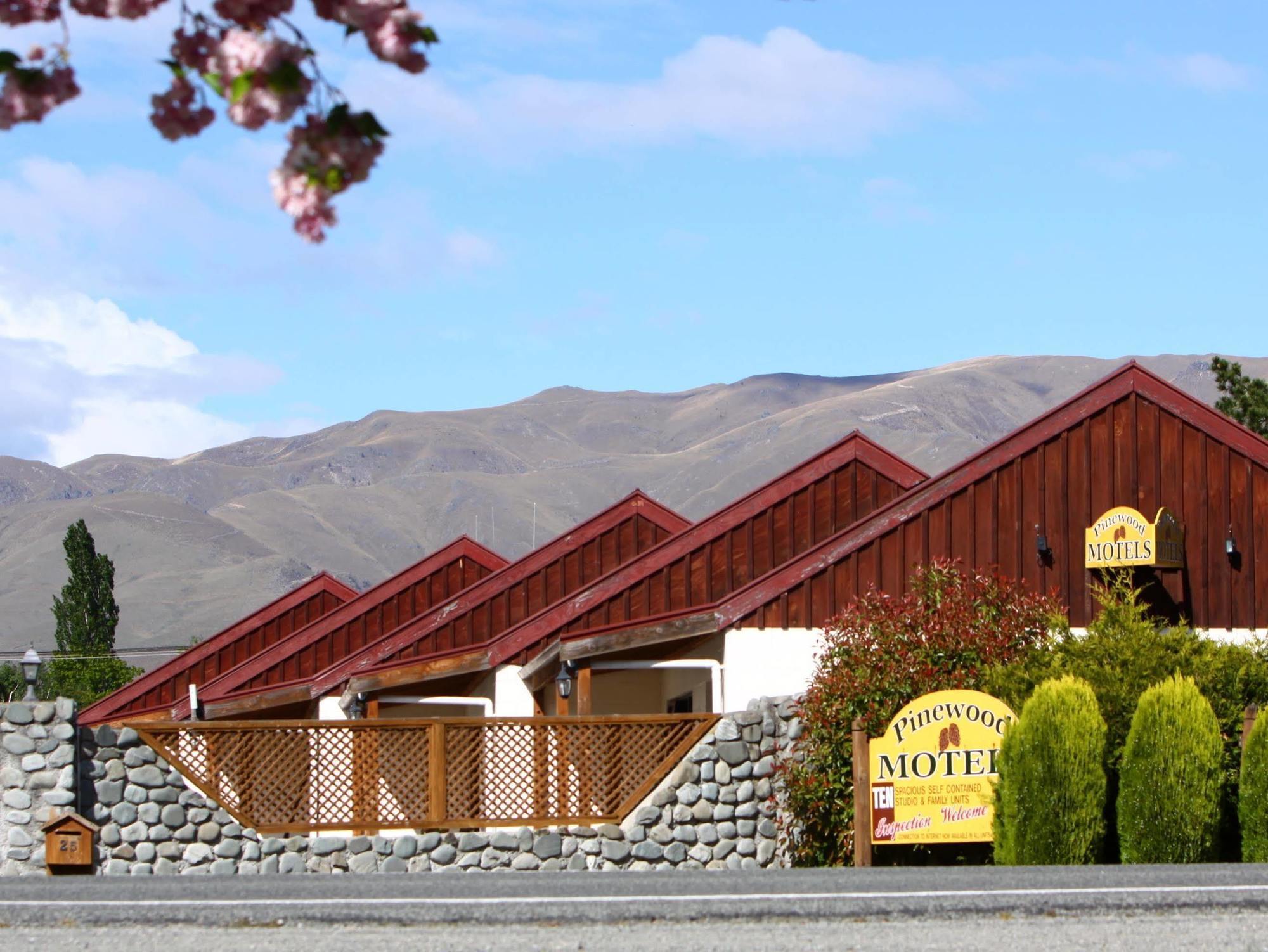 Pinewood Motels Fairlie Exterior photo