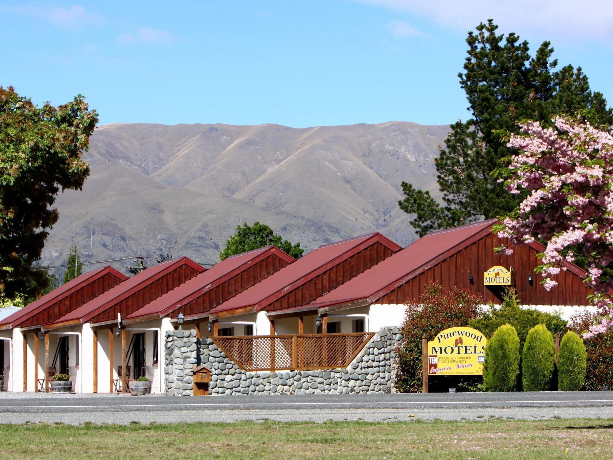 Pinewood Motels Fairlie Exterior photo